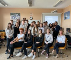 Powiększ zdjęcie Uczestnicy%20olimpiady%20logistycznej%20wraz%20z%20opiekunami