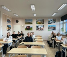 Powiększ zdjęcie Uczestnicy olimpiady logistycznej