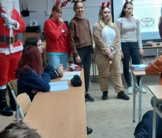 Powiększ zdjęcie Słodki poczęstunek w jednej z klas