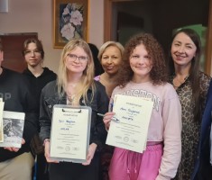 Powiększ zdjęcie Organizatorzy%20oraz%20nasi%20uczniowie%20z%20dyplomamai
