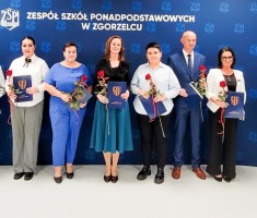 Powiększ zdjęcie Wyróżnieni%20nauczyciele