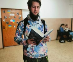 Powiększ zdjęcie Uczniowie podczas akcji