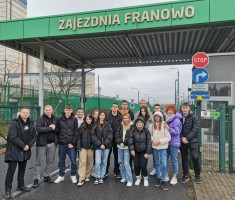 Powiększ zdjęcie Jak widać, Zajezdnia