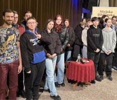 Powiększ zdjęcie Wspólne%20zdjęcie%20z%20Jankiem%20Melą
