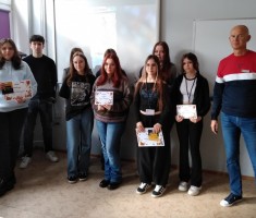 Powiększ zdjęcie Nagrodzeni%20uczniowie
